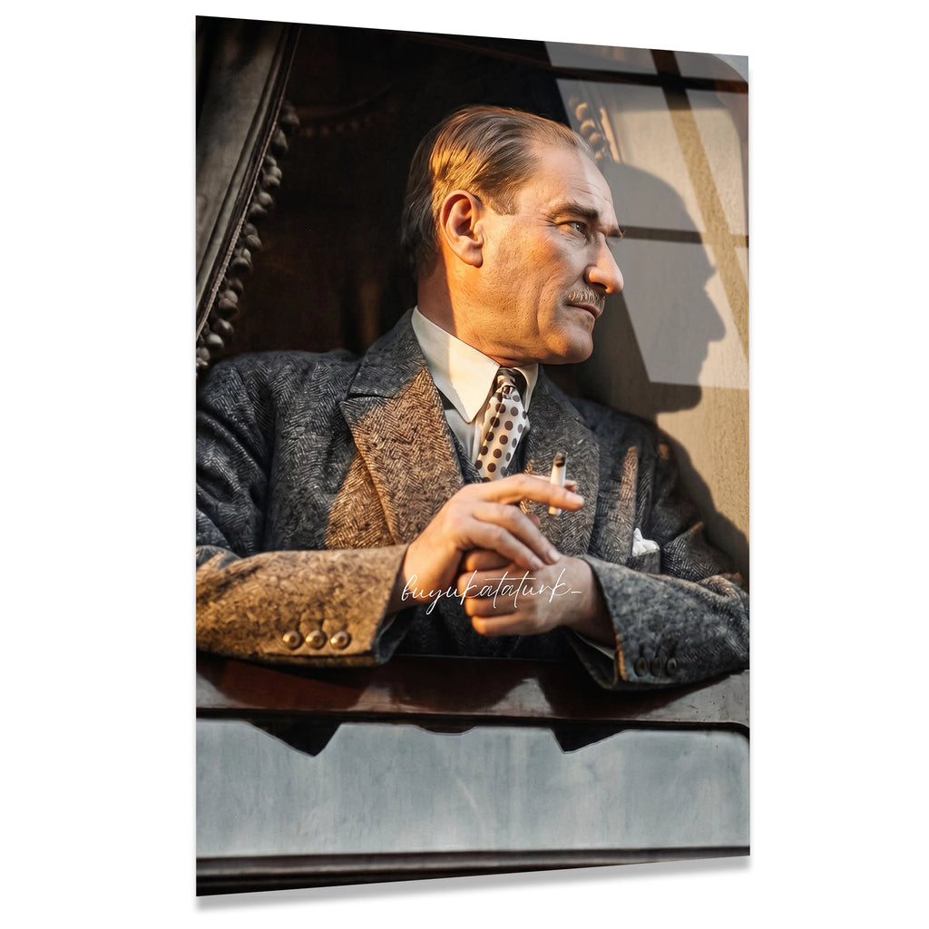 ATATÜRK TREN PENCERESİNDE - CAM TABLO - DEG0584