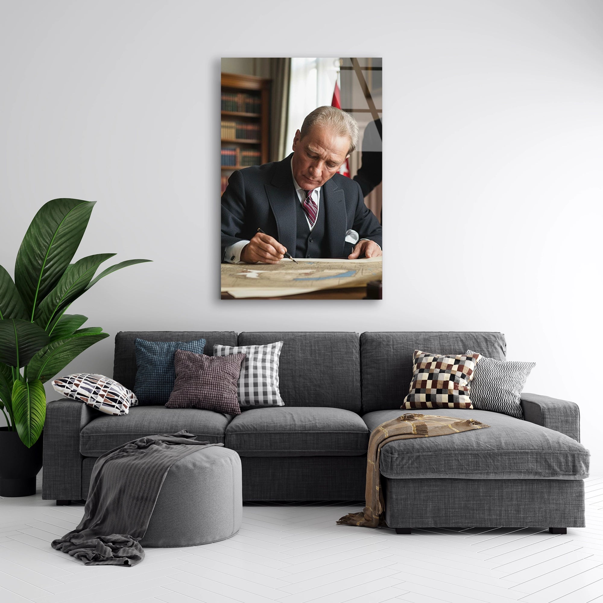 ATATÜRK ÇALIŞMA MASASINDA - CAM TABLO - DEG0595