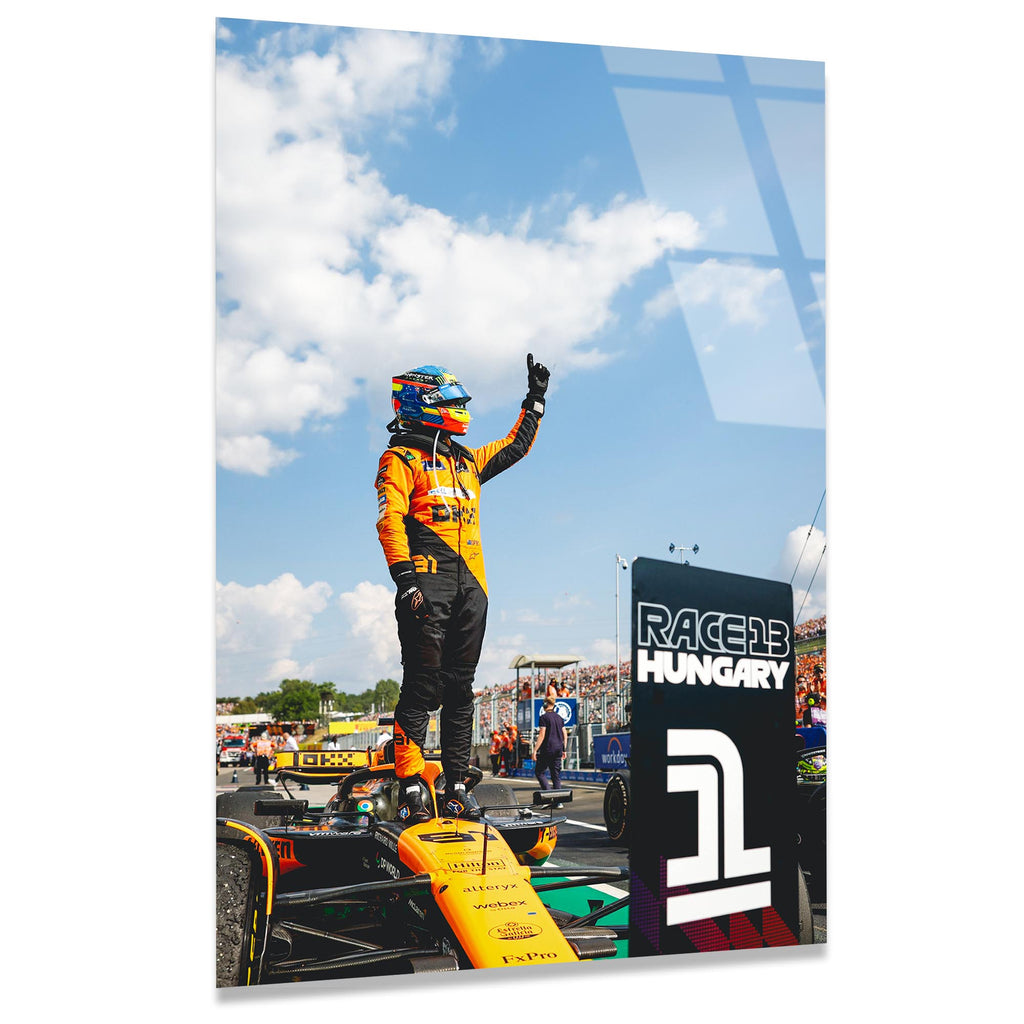 F1 Lider Yarış Arabası Cam Tablo – Formula 1 Duvar Dekoru - DEG0692