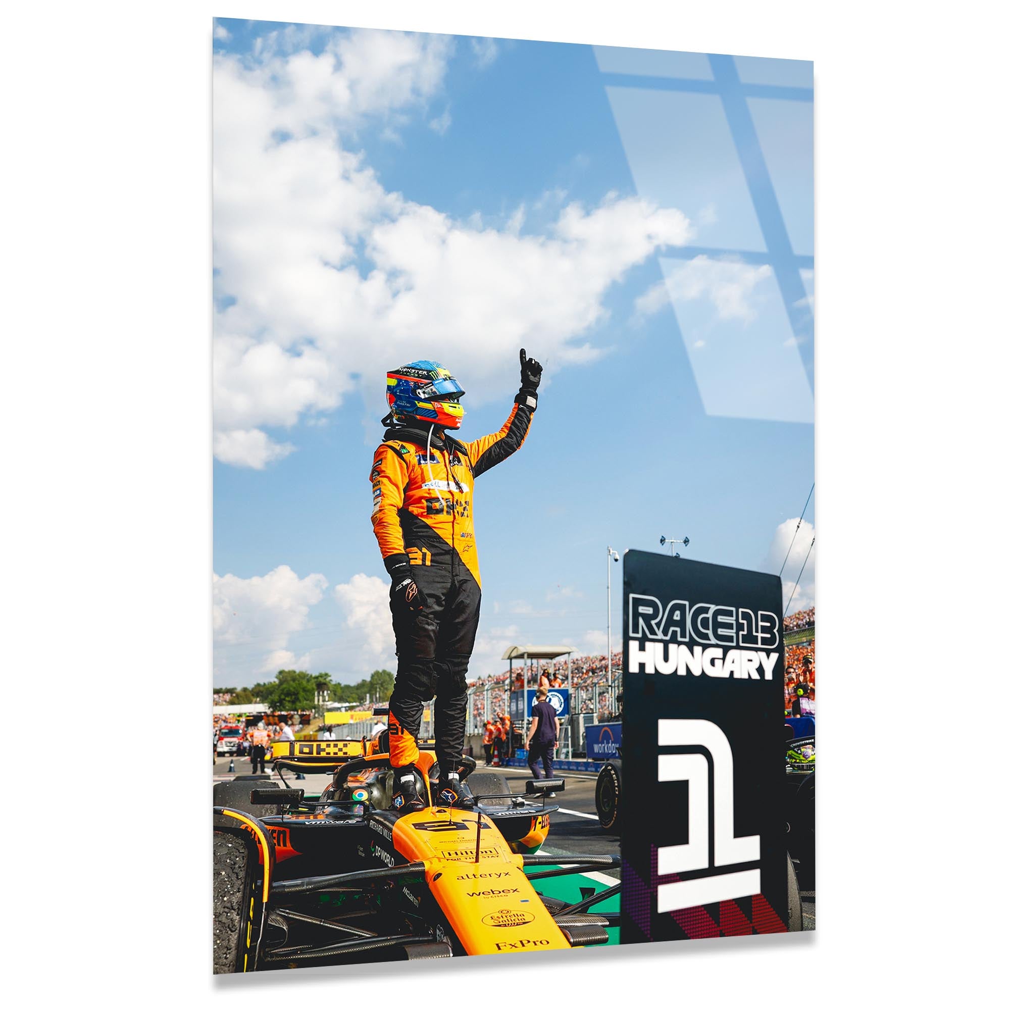 F1 Lider Yarış Arabası Cam Tablo – Formula 1 Duvar Dekoru - DEG0692