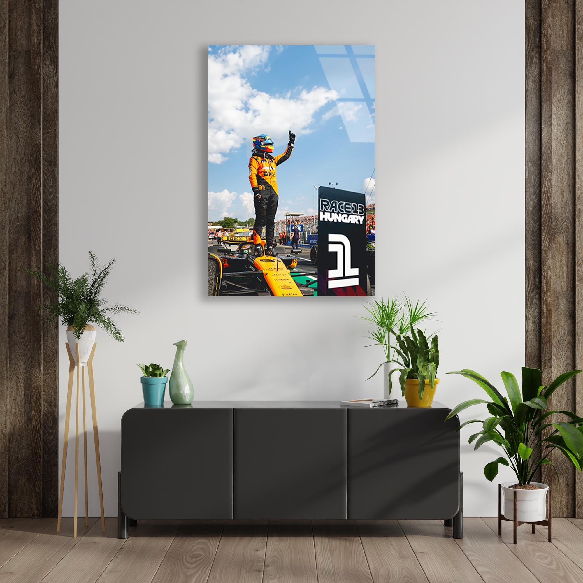 F1 Lider Yarış Arabası Cam Tablo – Formula 1 Duvar Dekoru - DEG0692