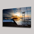 GÜN BATIMI VE İSKELEDE PATLAYAN DEV DALGA DENİZ MANZARASI YATAY CAM TABLO - DEG0367