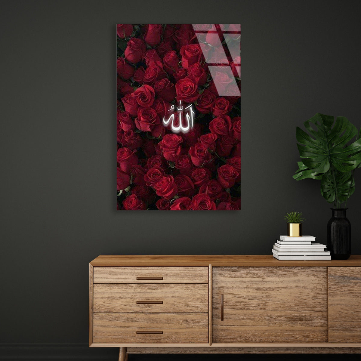Kirmizi Guller Allah Yazisi Cam Tablo