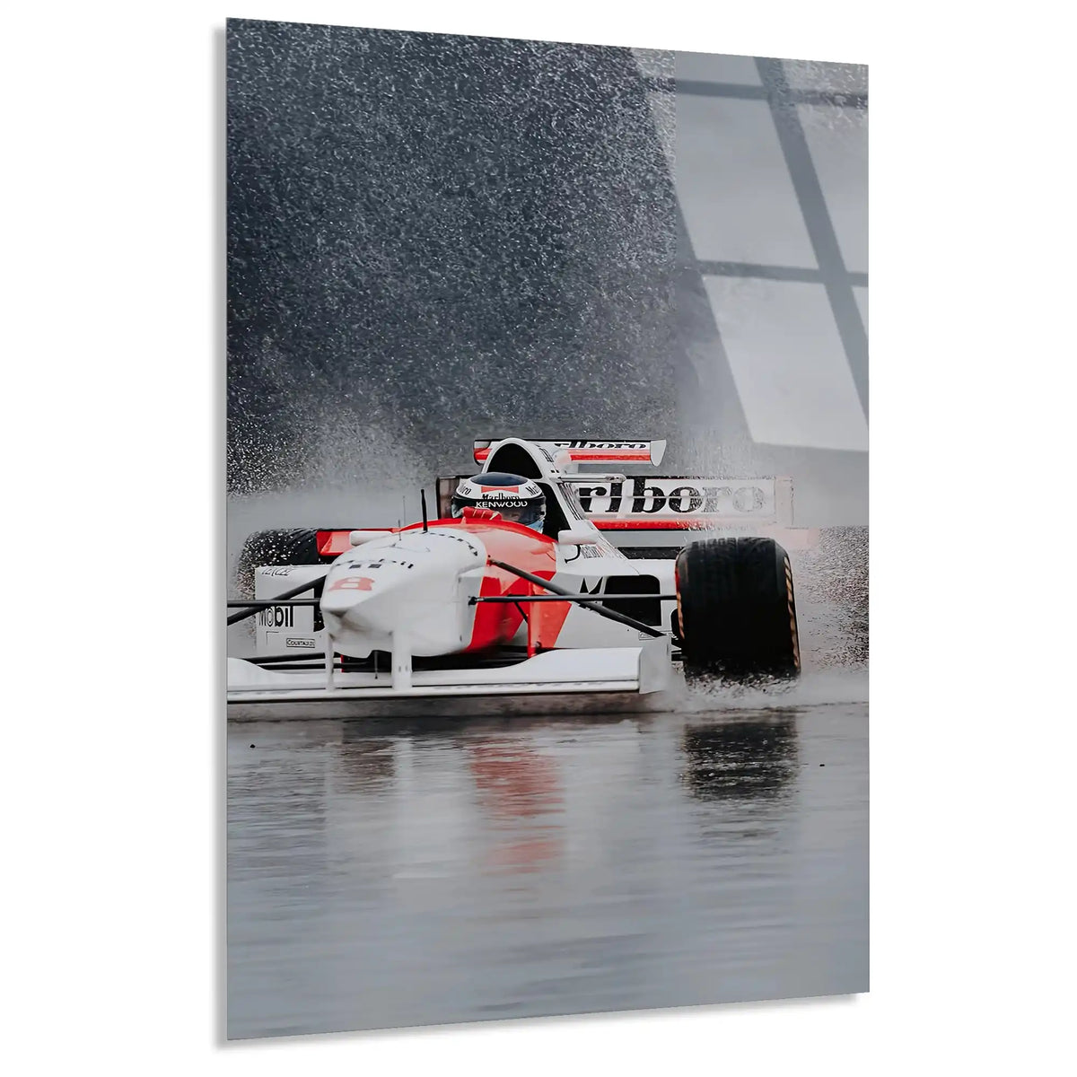 Klasik McLaren Yağmurda F1 Cam Tablo – Formula 1 Duvar Dekoru - DEG0810