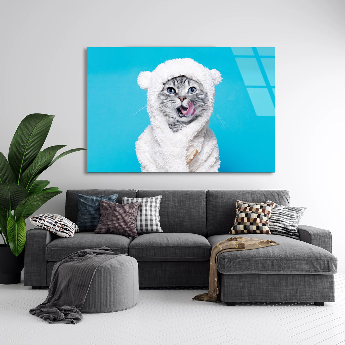 Peluş Kostümlü Kedi Cam Tablo