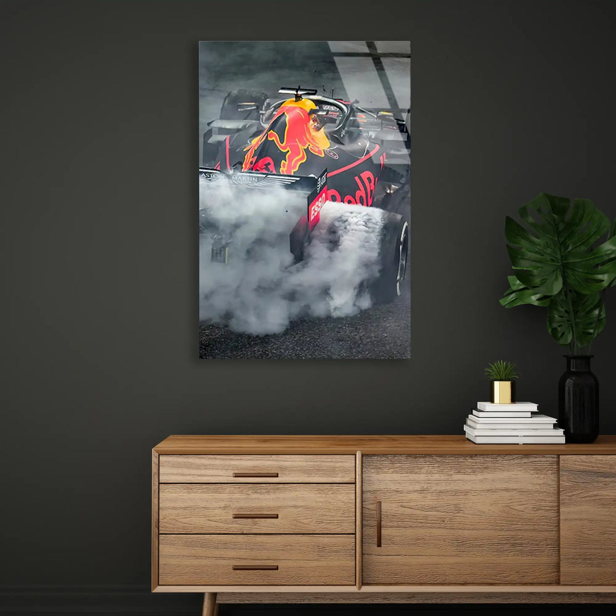 Red Bull Lastik Yakma F1 Cam Tablo – Formula 1 Duvar Dekoru - DEG0865