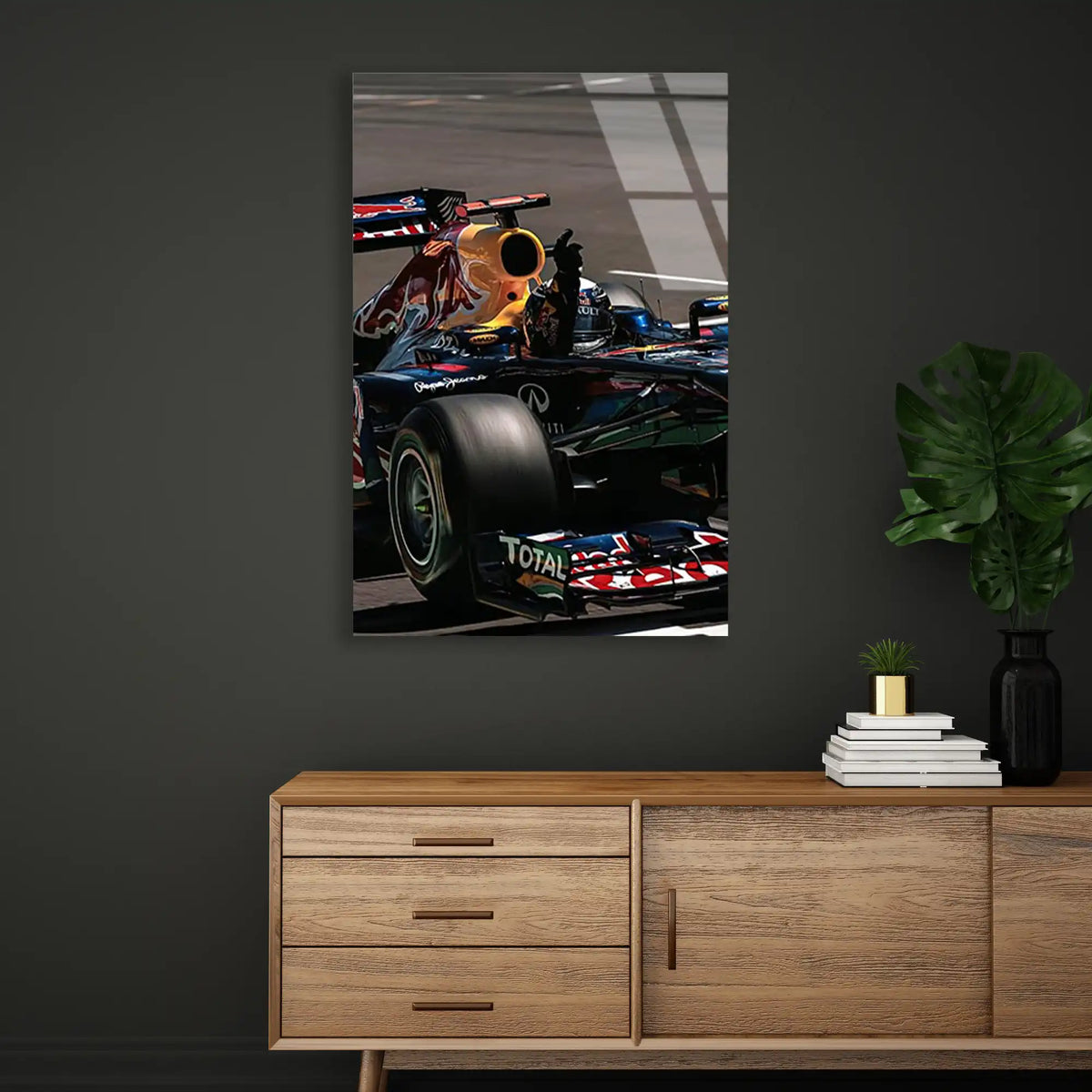 Red Bull Zafer Anı F1 Cam Tablo – Formula 1 Duvar Dekoru - DEG0816